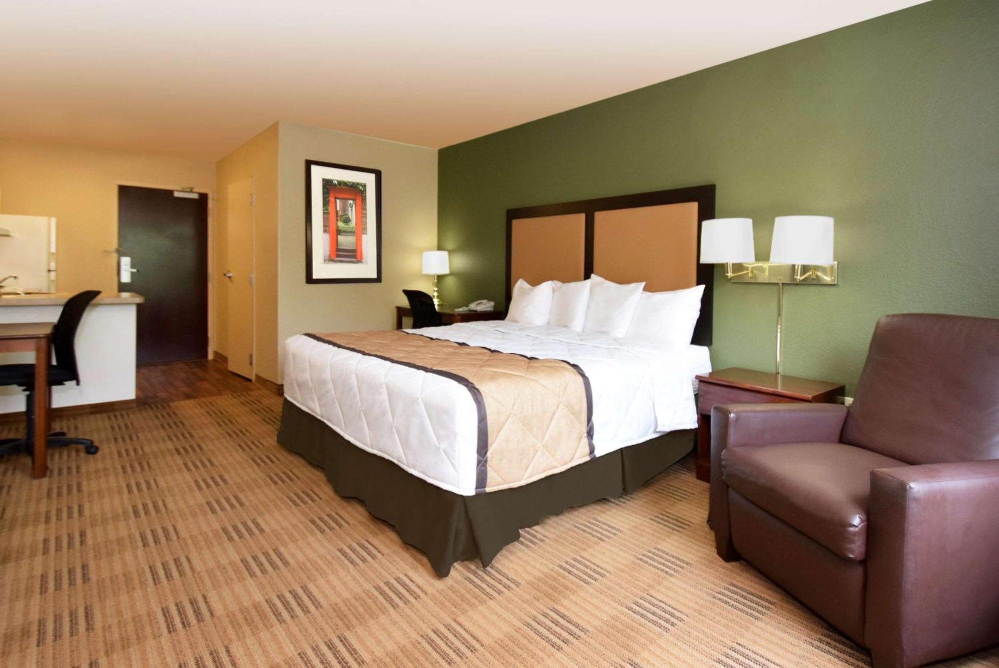 Extended Stay America Suites - Portland - Vancouver Evergreen Экстерьер фото