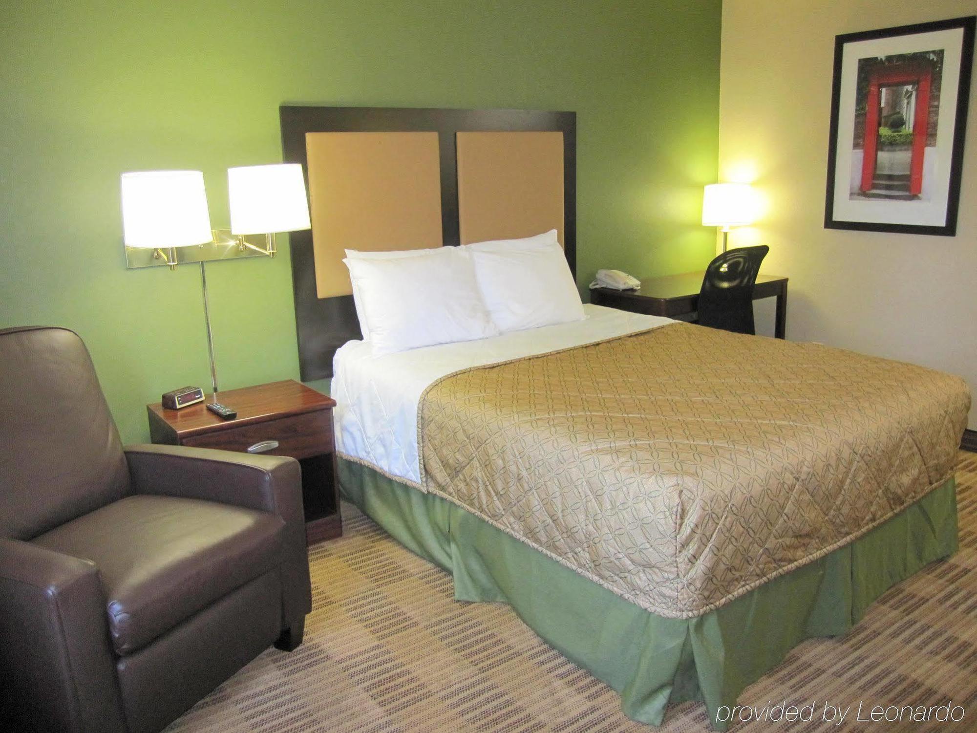 Extended Stay America Suites - Portland - Vancouver Evergreen Экстерьер фото