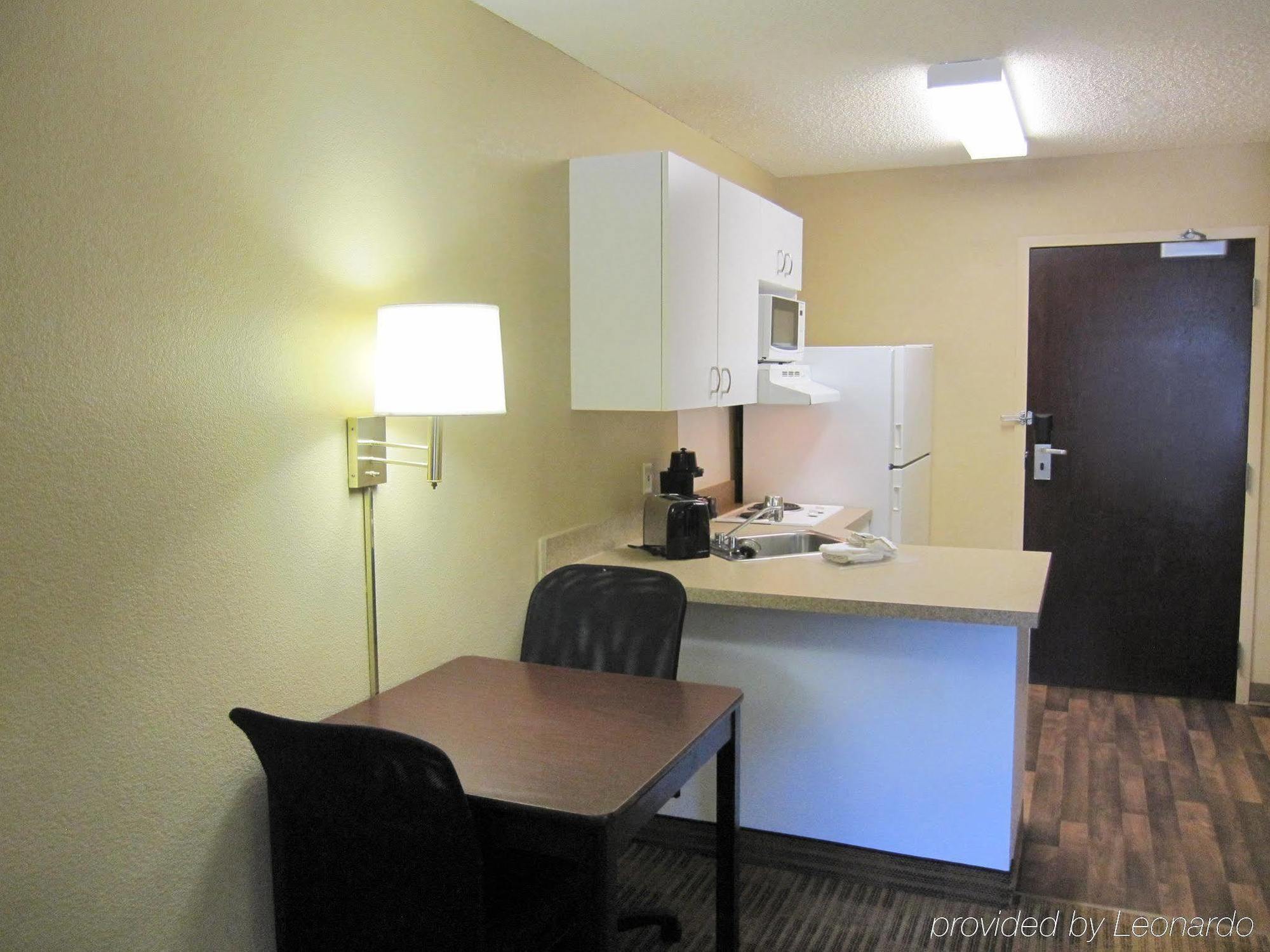 Extended Stay America Suites - Portland - Vancouver Evergreen Экстерьер фото