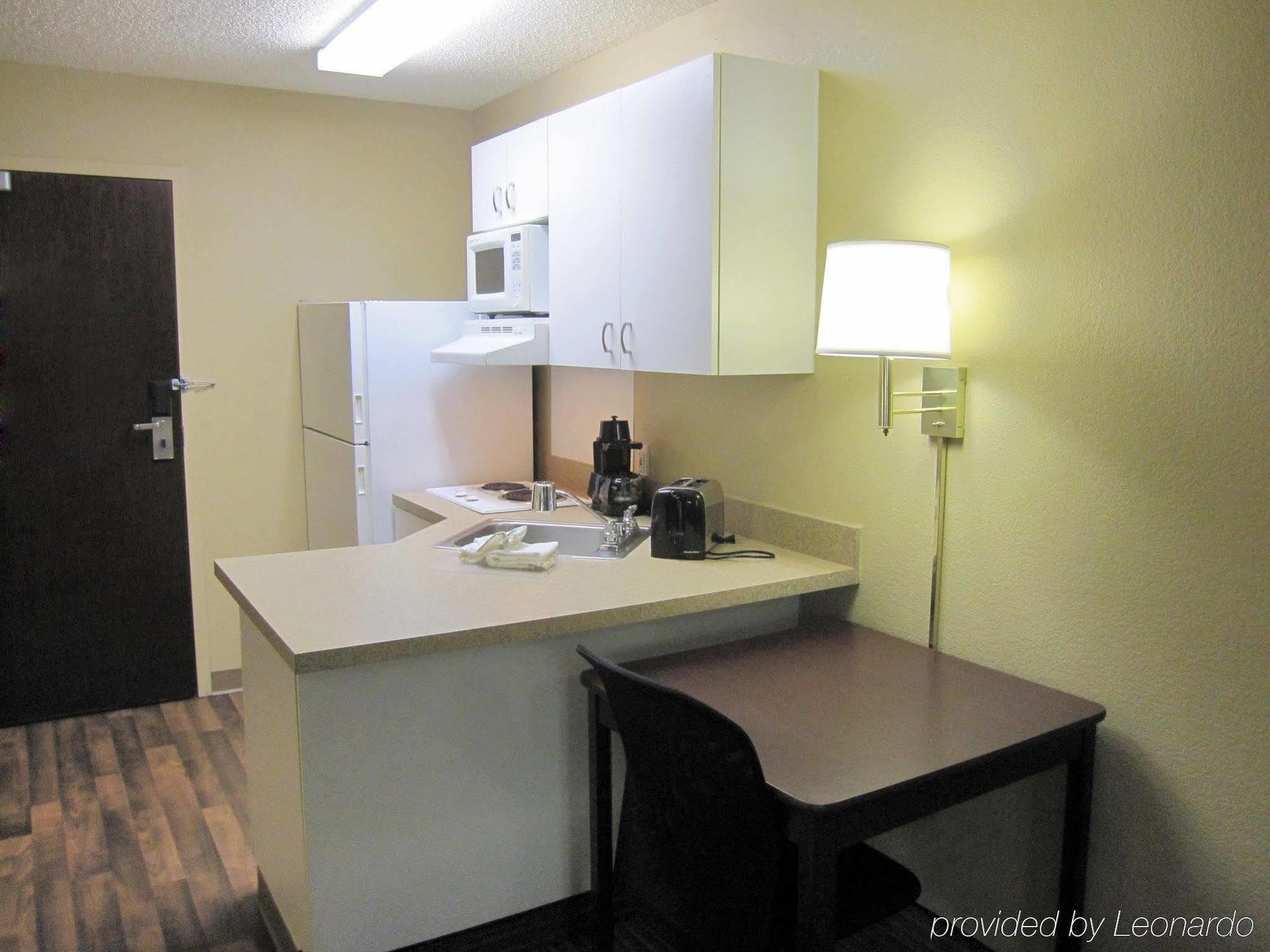 Extended Stay America Suites - Portland - Vancouver Evergreen Экстерьер фото