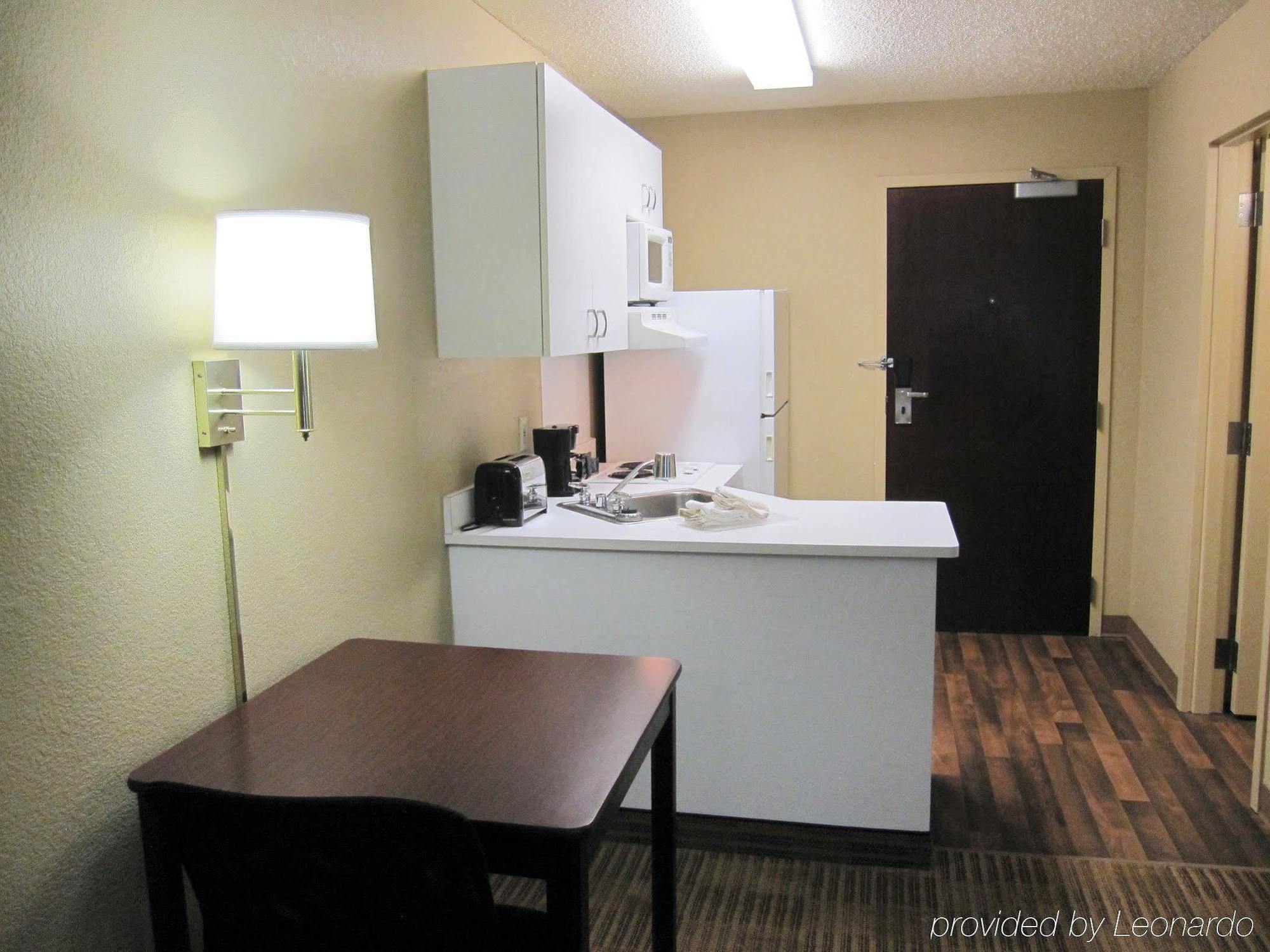 Extended Stay America Suites - Portland - Vancouver Evergreen Экстерьер фото